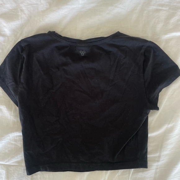 Aritzia | TNA Short Sleeve Crew Neck Cop Tees - Black & White - Picture 5 of 10